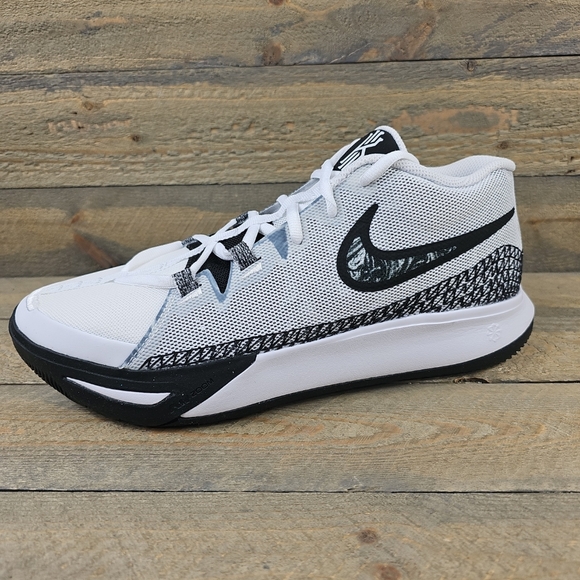 Kyrie Flytrap VI White Black Men's Basketball Shoes Sneakers  NEW - Picture 2 of 11